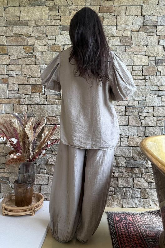 Randles Puff Sleeve Blouse Mocha